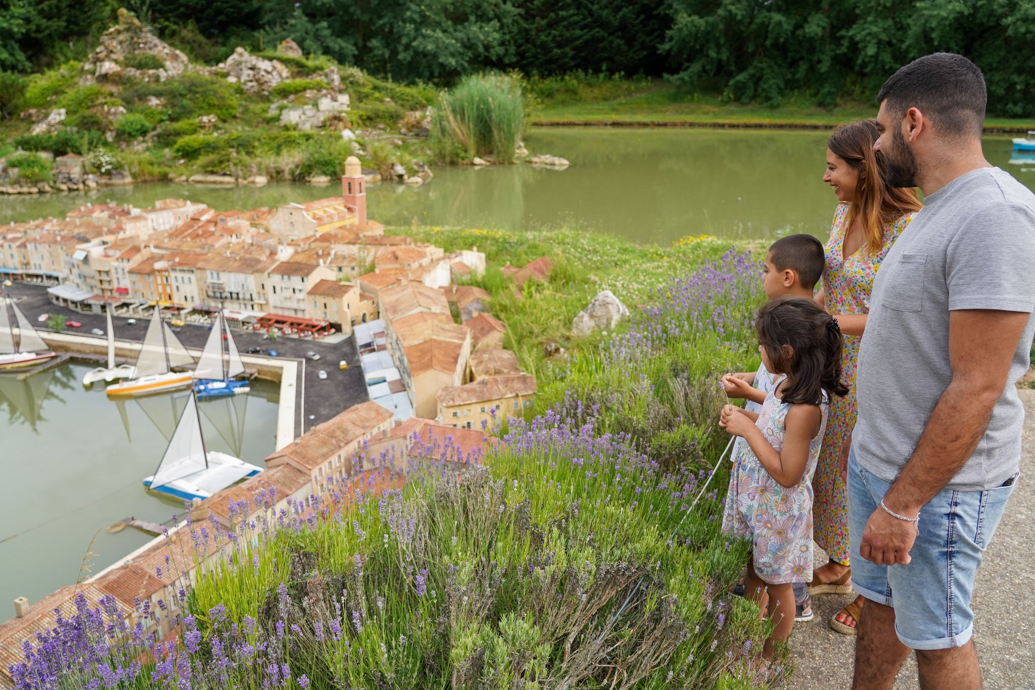 Porte de Saint Tropez France Miniature famille