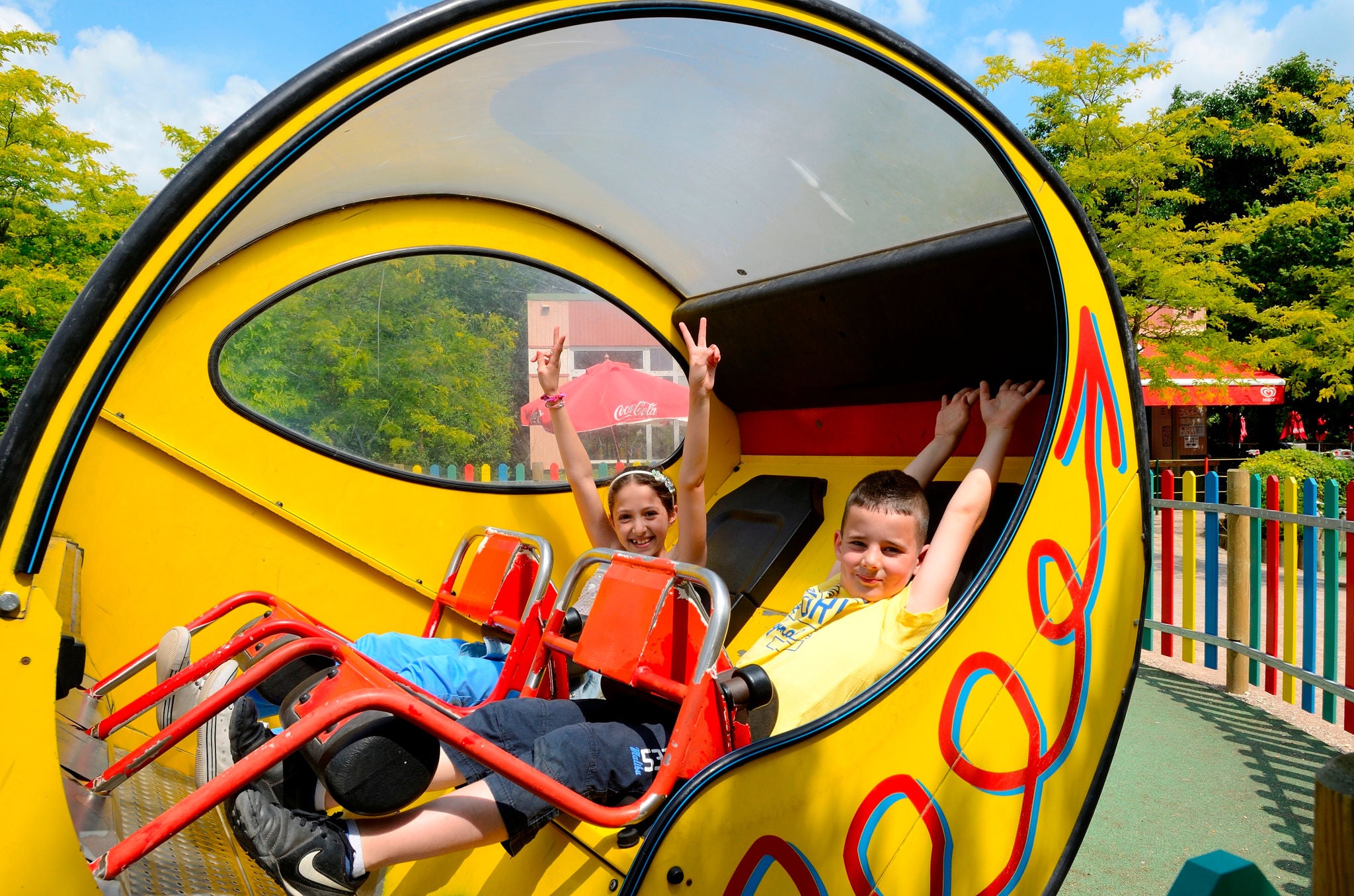 France Miniature photo enfants dans l'attraction galipette