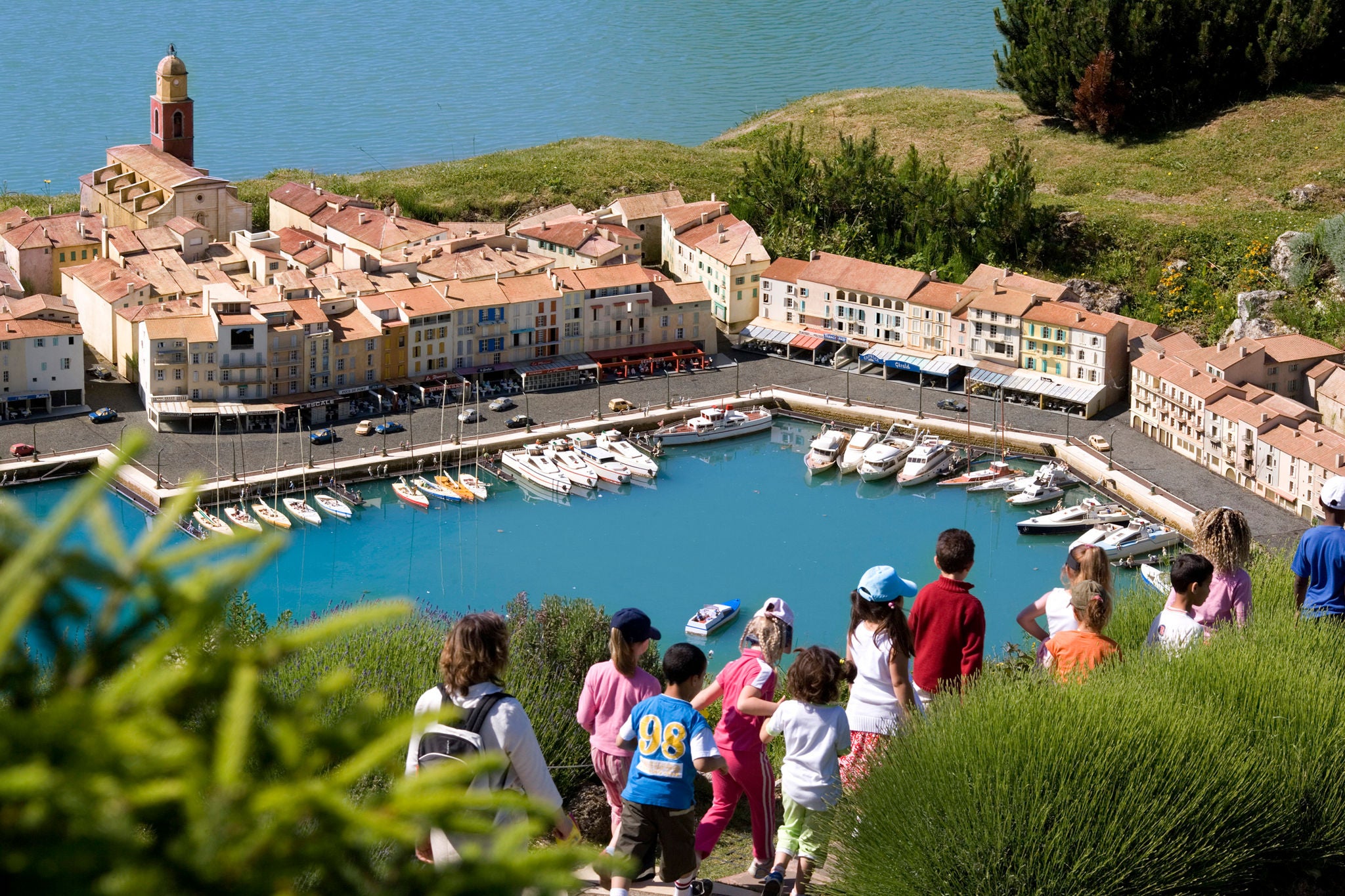 groupe d'enfants au parc France Miniature