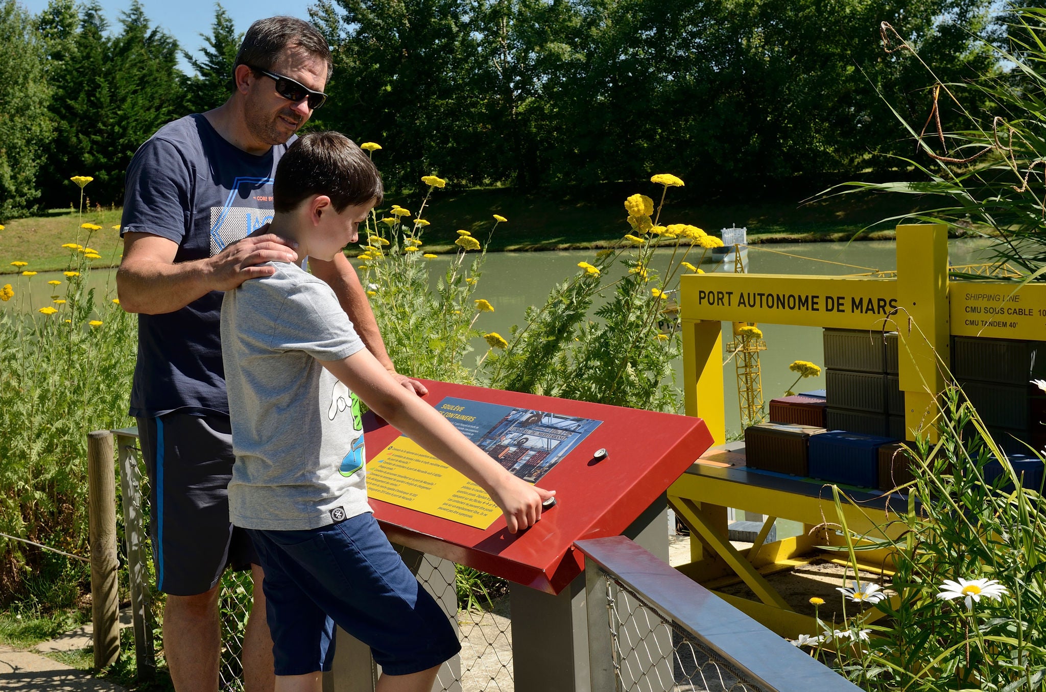 Souleve les containers adulte enfant