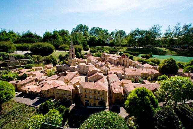 065 Village de St Emilion
France Miniature _  Juin 2006.  France Miniature/C.Recoura