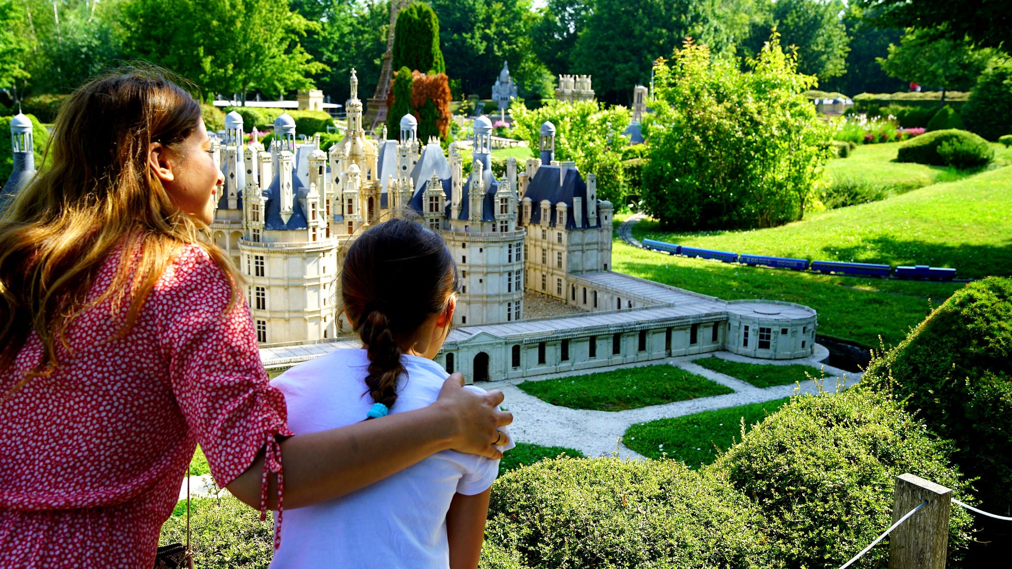 France Miniature Château de Chambord Maman fille 